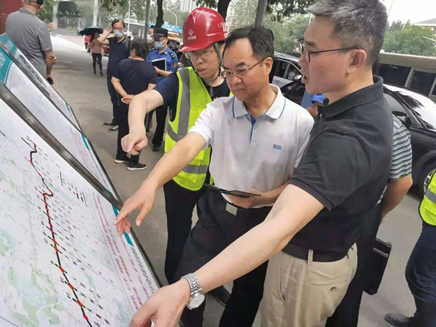 北京城市管理委一级巡视员赴海淀区现场察看老旧小区市政管线改造试点工作—中科非开挖
